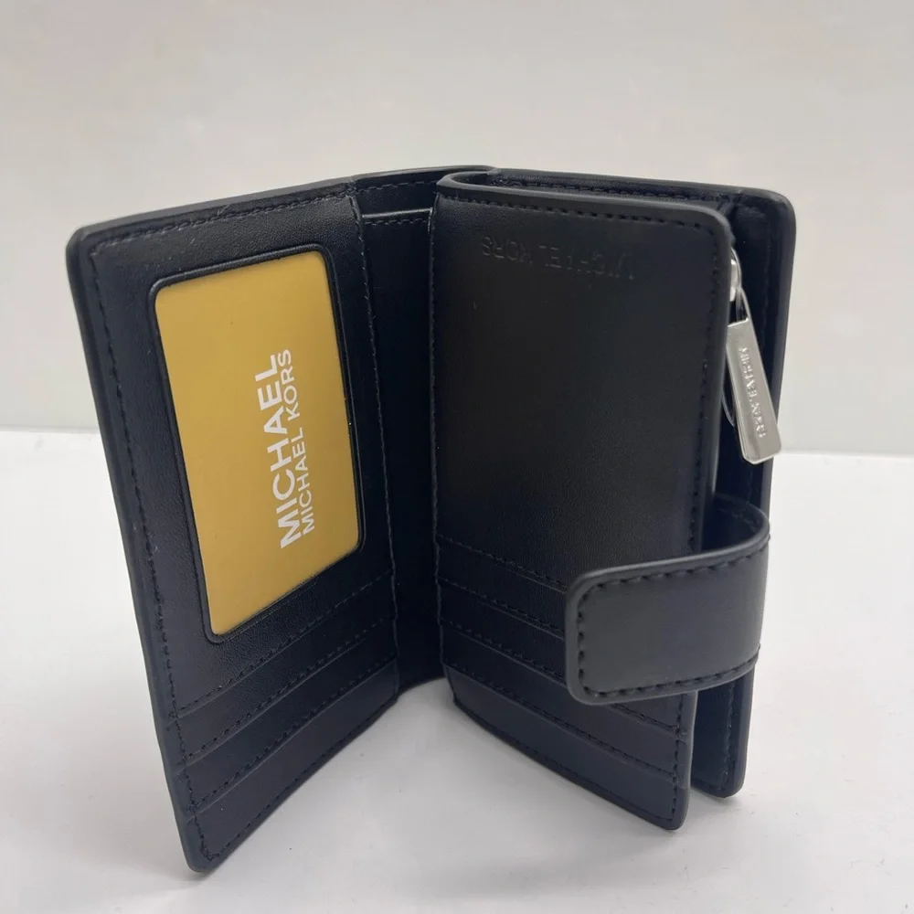 MICHAEL KORS Jet Set Travel Md Bifold Zip Signature Logo Wallet Black Multi NWT